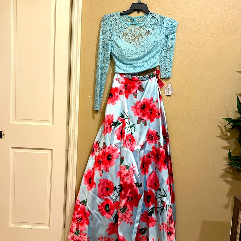 B.Darlin two- piece formal dress. Long sleeve and backless. NWT.